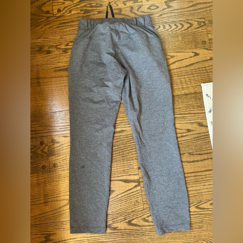 Lululemon On The Fly Pant *28" in Heathered Black - Picture 7 of 12